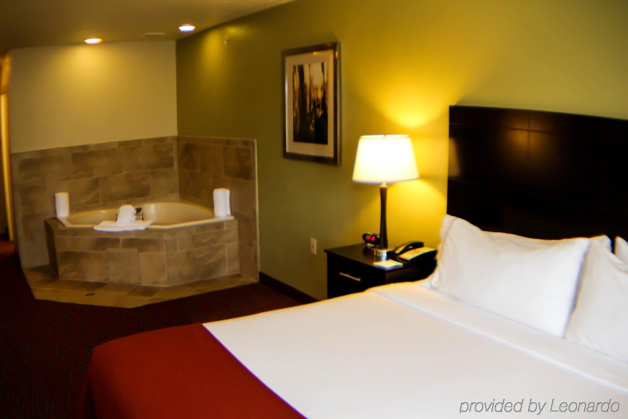 Holiday Inn Express & Suites Indianapolis North - Carmel By Ihg Екстер'єр фото